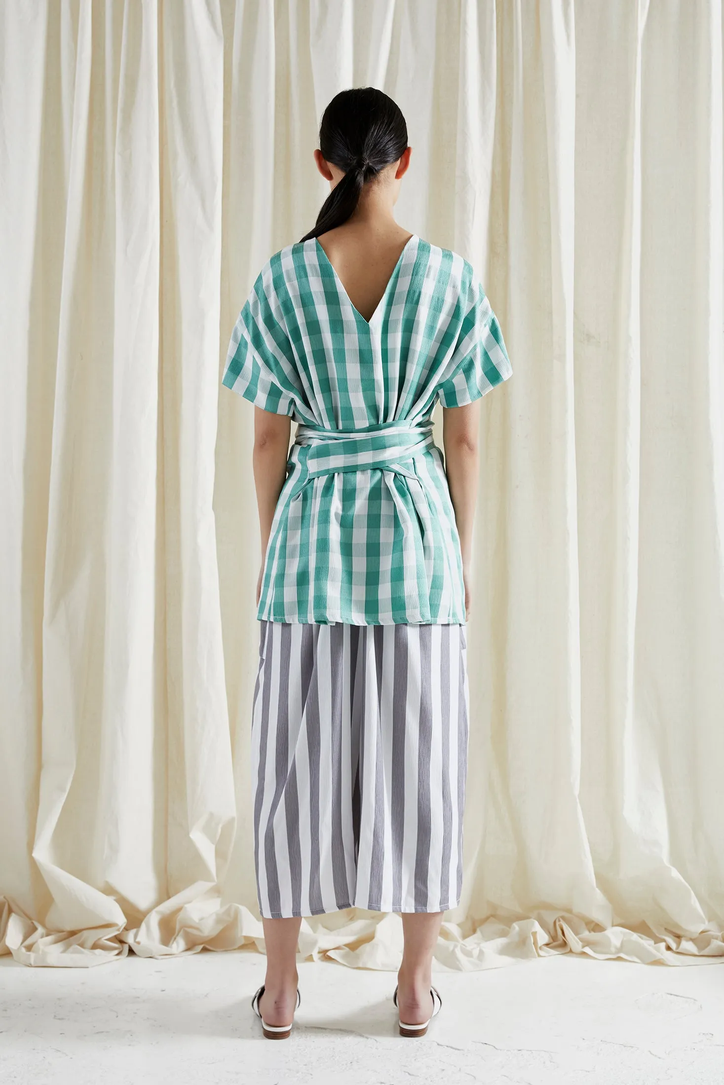 TEMPTATION TOP ~ REVERSIBLE ~ APPLE [ Green & White Gingham, Wrap Waist Ties ]